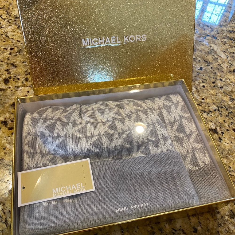 Michael Kors Gray Scarf and Hat Set